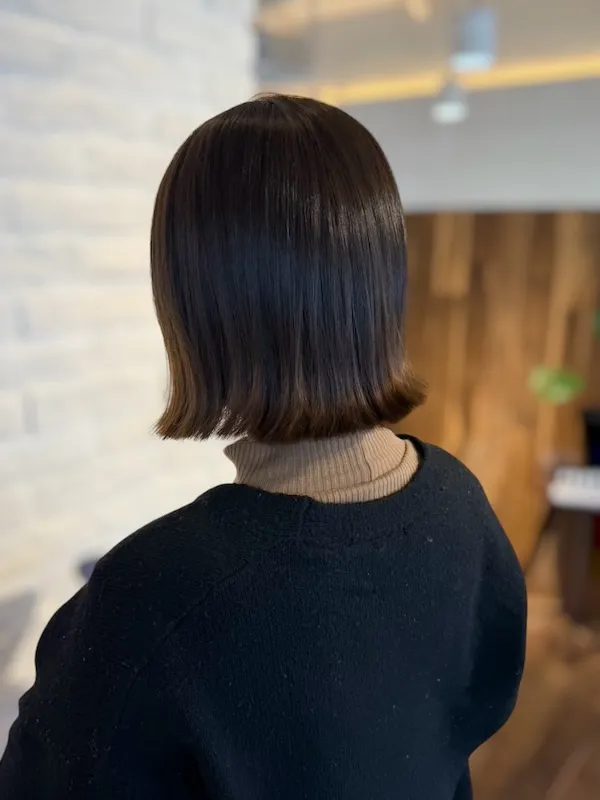 ボブヘアーの大人女性